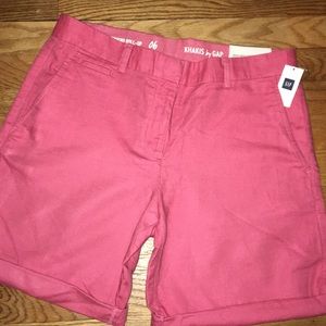 GAP NWT! Boyfriend Roll-Up Shorts